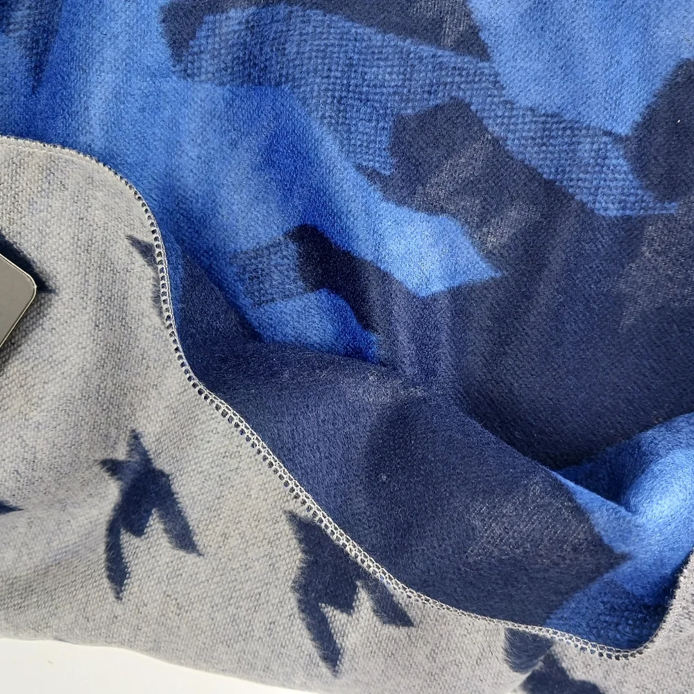 BODY GLOVE Midweight Soft Reversible Blue & Grey Houndstooth & Camouflage Scarf